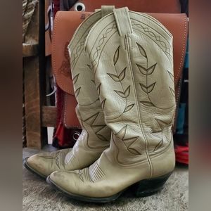 Ladie's Vintage Handmade Laramie Boots